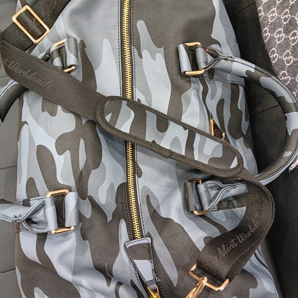 Mint brand duffle bag